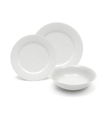 <strong>Web exclusive! </strong>Add the versatile Maxwell & Williams White Basics European china pattern to your tabletop.