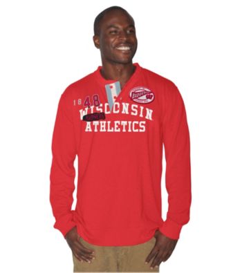 G-III Men's Red Wisconsin Cruise Henley Top