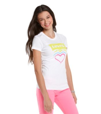 Levi's® Juniors' Heart Graphic Tee