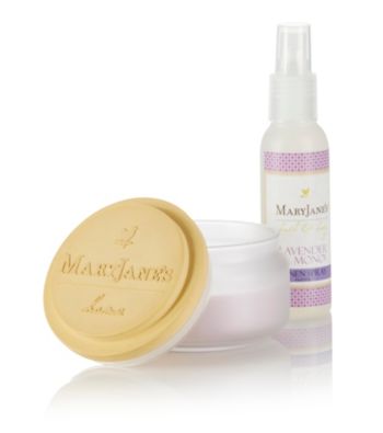 MaryJane's Home 2-pc. Candle & Linen Spray Gift Set