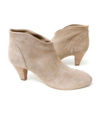 Barefoot Tess Women's 