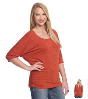 Belle du Jour Juniors' Plus Size Keyhole Back Lurex Tee