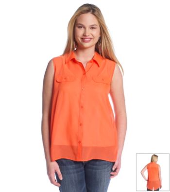 Eyeshadow® Juniors' Plus Size Pleated Back Sleeveless Shirt