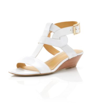 nine west sandals discontinued