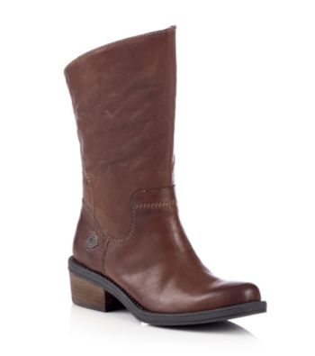 A leather boot perfect for any day of the week.