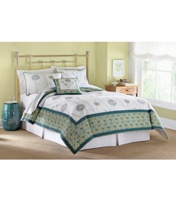 Denise Quilt by LivingQuarters