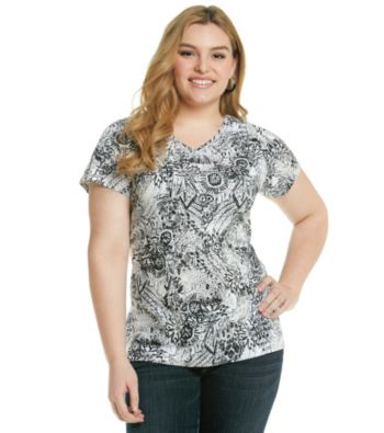 Relativity® Plus Size Printed V-Neck Tee