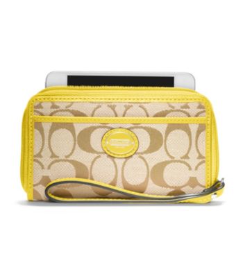 COACH LEGACY SIGNATURE UNIVERSAL CASE