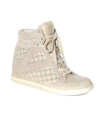Vince Camuto® 