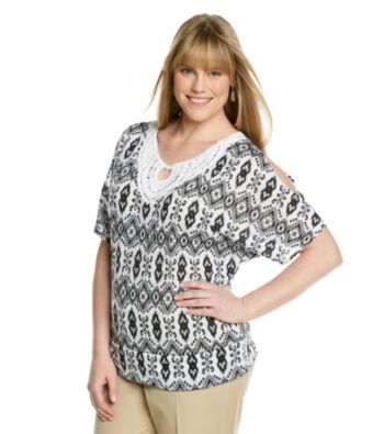 AGB® Plus Size Crinkle Knit Top