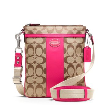 COACH SIGNATURE SWINGPACK