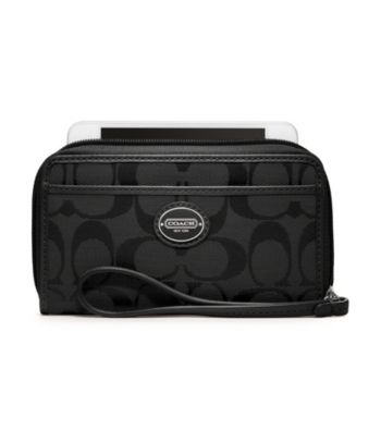 COACH SIGNATURE EAST/WEST UNIVERSAL CASE