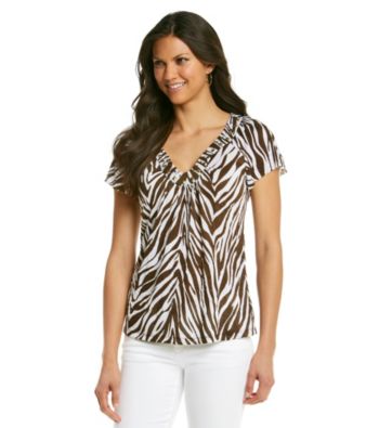AGB® Printed Horseshoe Embellished Crinkle Knit Top