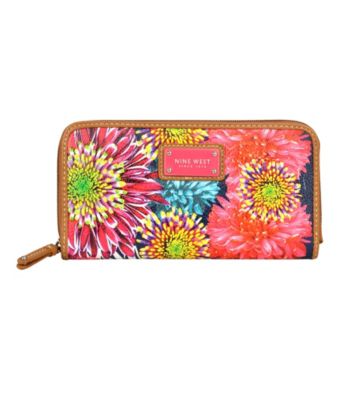 Nine West® Hollywood Can't Stop Shopper Zip Around Wallet