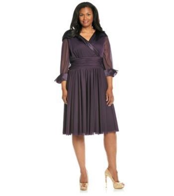 Jessica Howard® Plus Size Surplice Portrait Collar Dress