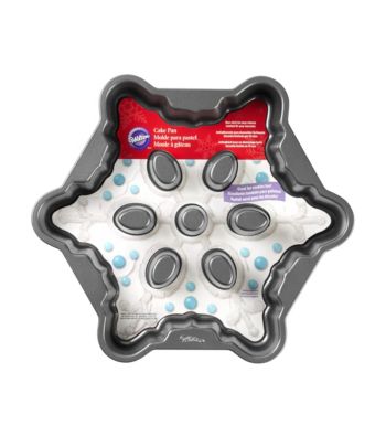 UPC 070896615558 product image for Wilton Bakeware Snowflake Cake Pan | upcitemdb.com