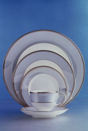 Wedgwood® Lustreware 5-piece Place Setting - Blue Fin