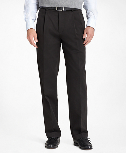 Elliot Relaxed Fit Pleat-Front Non-Iron Advantage Chinos�