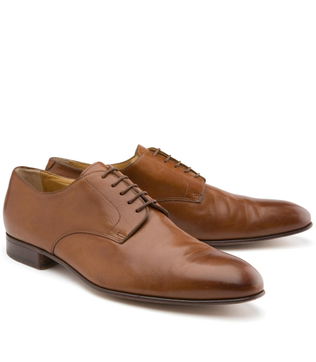 Updated footwear with lightweight and flexible leather soles. Calfskin uppers and leather linings. Made in Italy.