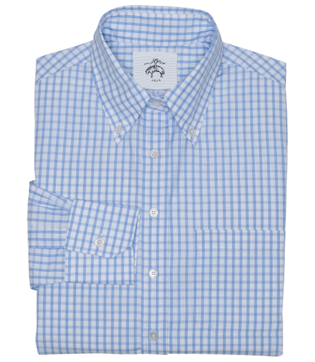 Pure cotton broadcloth. Button-down collar. Side gussets. Signature locker loop at back neck. Mother-of-pearl buttons . Machine wash. Made in the USA.