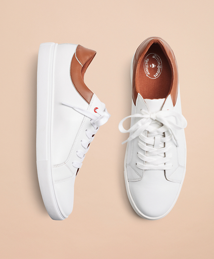 brooks leather tennis shoes
