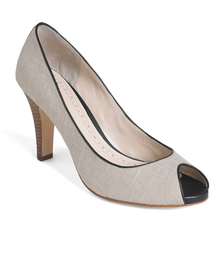 Open-Toe Pump