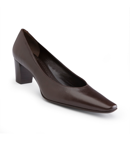 Calfskin. Leather lining and sole. Stacked heel. Made in Italy.