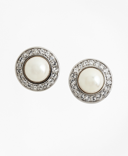 8mm Glass pearl beads surrounded by Austrian crystals. 14k gold post. Presented in a gift box. Imported.
