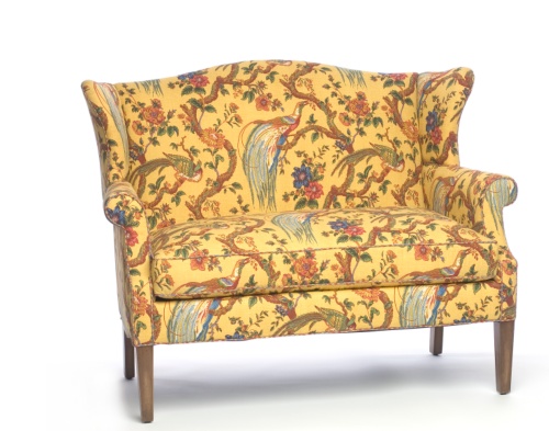 MARY'S SETTEE