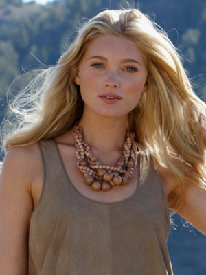 lia necklace