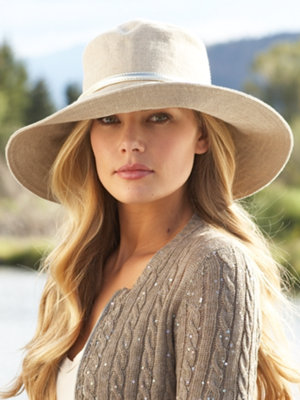 kerrie hat