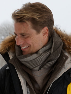 border plaid scarf