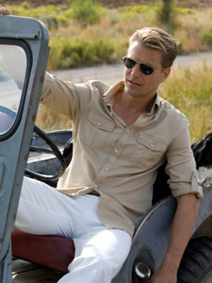 safari button down