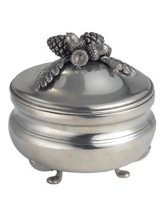 forest box with acorn lid