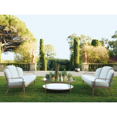 Shown In: Driftwood finish and KVBB202 fabric