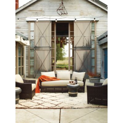 Shown In: Havana finish with SBNT112 fabric