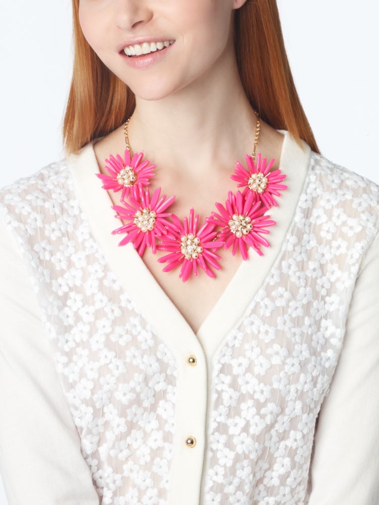 field day statement necklace