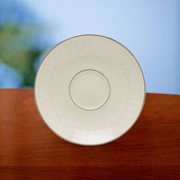 Courtyard Platinum Saucer