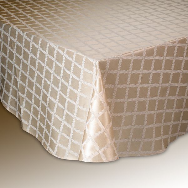 Laurel Leaf Oblong Tablecloth, Ivory