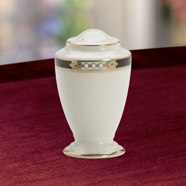 Hancock� Pepper Shaker