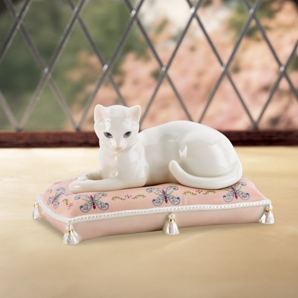 Serena Cat Sculpture