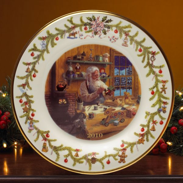 In the Workshop, the 2010 Annual Santa Plate