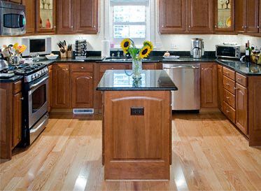 BELLAWOOD&nbsp;Select&nbsp;3/4"x3 1/4"&nbsp;Red Oak&nbsp;Quercus Rubra&nbsp;Clear Finish&nbsp;Solid