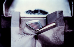 STEP 5: Precision Forging Second Shot – Modified U-grooves are hydraulically forged into the clubface fo roptimal spin rate. 