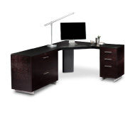 Corner-Friendly Desks