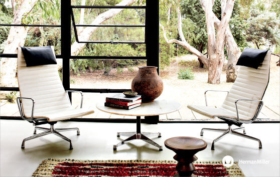 Eames Aluminum Group Chair Lounge with Headrest