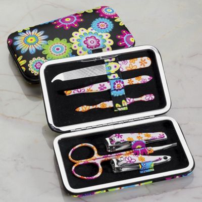 Feminine Design Manicure Set