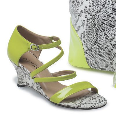 Riya Wedge
