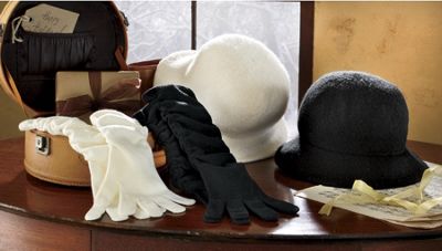 Boucle Hat And Scrunch Gloves