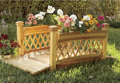 Puente de jard�n decorativo con jardineras
